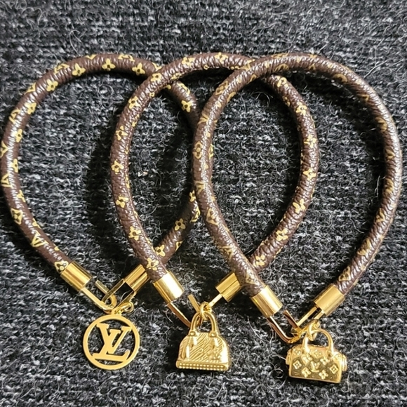 Jewelry - FASHION CHARM  BRACELET NWOT